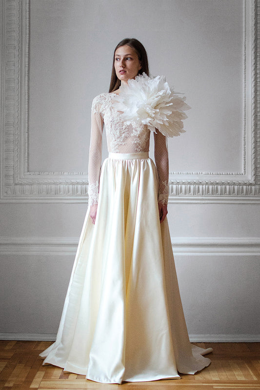 Long sleeve wedding dress with feather flower